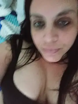 Snapshot of CRUELLAXX chatting on July 23, 2026, 2:09 am CRUELLAXX online show from July 23, 2026, 2:09 am