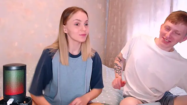 juliaanddima online show from April 1, 2026, 8:26 am