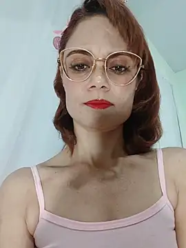 Snapshot of Meganlola chatting on May 28, 2026, 4:32 am Meganlola online show from May 28, 2026, 4:32 am