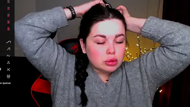 Emily Mo online show from February 9, 2025, 6:33 am