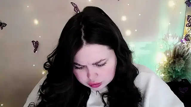 Emily Mo online show from February 3, 2026, 7:46 am