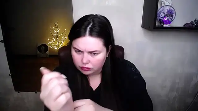 Snapshot of Emily_Mo chatting on June 27, 2026, 6:18 am Emily Mo online show from June 27, 2026, 6:18 am
