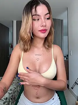 Snapshot of Your_Honeey chatting on December 24, 2024, 5:44 pm Your Honeey online show from December 24, 2024, 5:44 pm