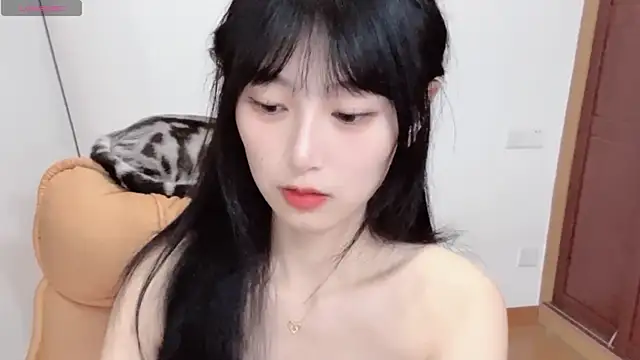 4uoki online show from October 19, 2025, 2:18 pm