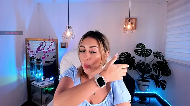 Snapshot of dina_ride chatting on December 13, 2024, 12:28 pm dina ride online show from December 13, 2024, 12:28 pm