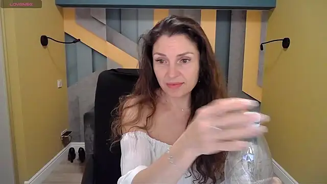 EllaLong online show from December 22, 2024, 3:44 pm