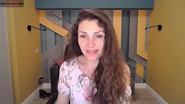 EllaLong online show from February 2, 2025, 12:35 pm