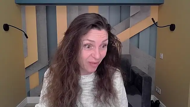 EllaLong online show from October 10, 2025, 11:31 am