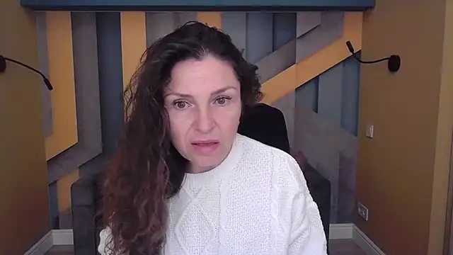 EllaLong online show from November 4, 2025, 12:26 pm