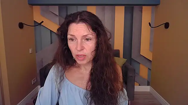 EllaLong online show from July 19, 2026, 11:36 am