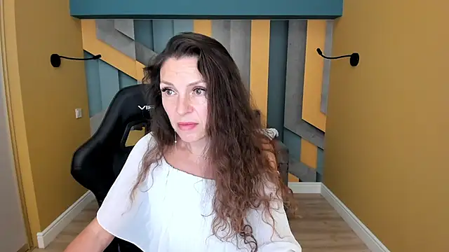 EllaLong online show from July 28, 2026, 2:13 pm