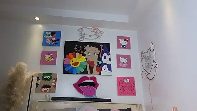 lyoun7 online show from October 17, 2025, 2:04 am