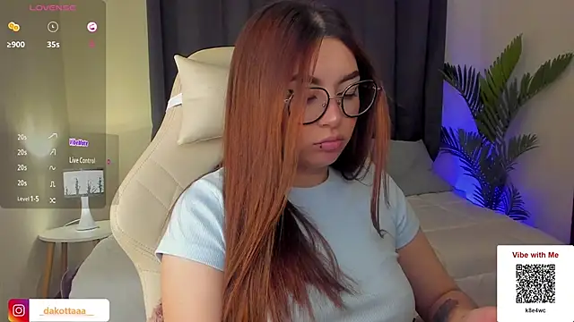 dakottaa  online show from February 18, 2025, 11:08 pm