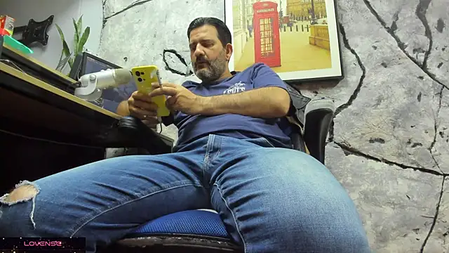 Maxi TheBigDaddy online show from November 25, 2025, 5:02 pm