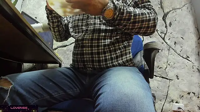 Maxi TheBigDaddy online show from November 27, 2025, 5:15 pm