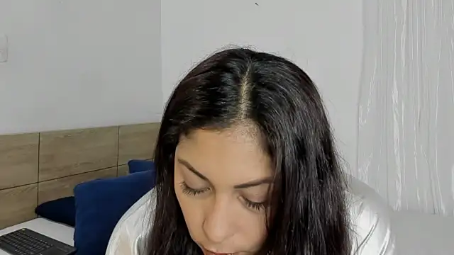 Snapshot of Lauralove_69 chatting on May 23, 2026, 9:30 pm Lauralove 69 online show from May 23, 2026, 9:30 pm