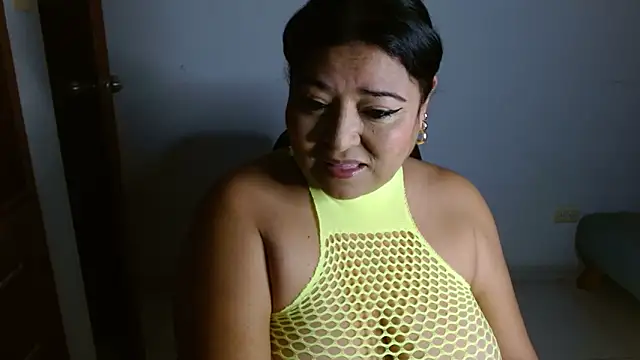 mariemiller19 online show from September 19, 2025, 5:53 am