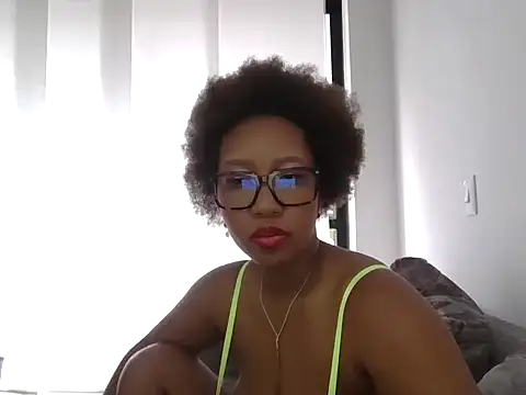 Snapshot of megan-hotxx chatting on June 13, 2026, 10:18 pm megan-hotxx online show from June 13, 2026, 10:18 pm