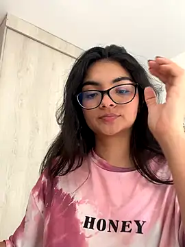 Cat2525 online show from November 9, 2025, 7:56 pm