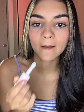 Cat2525 online show from April 11, 2026, 1:43 am