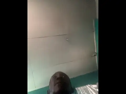 Snapshot of De_maskedcouple chatting on December 14, 2025, 1:05 pm De maskedcouple online show from December 14, 2025, 1:05 pm