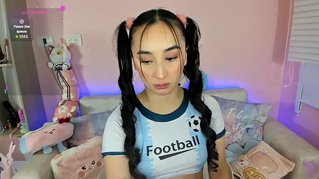 tinysara online show from March 15, 2026, 4:24 pm