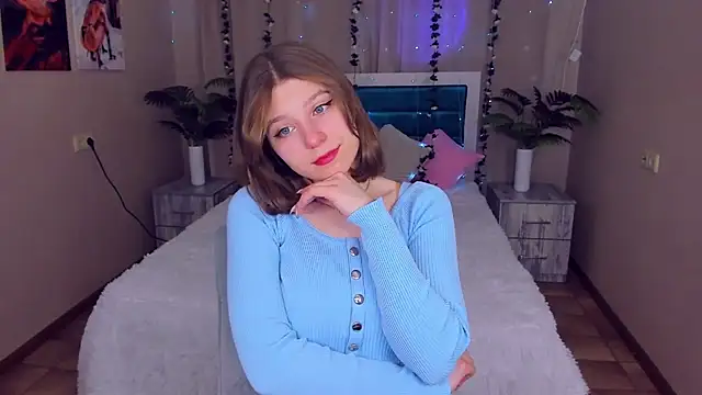 RinaMoore online show from February 15, 2025, 1:27 pm