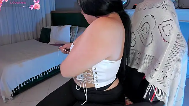 scarlet miller1 online show from March 4, 2025, 11:51 am