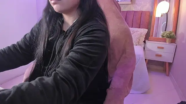 scarlet miller1 online show from October 15, 2025, 11:54 am