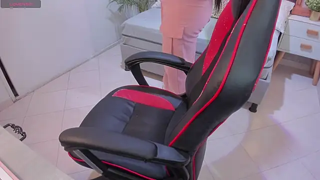 scarlet miller1 online show from October 18, 2025, 12:06 pm