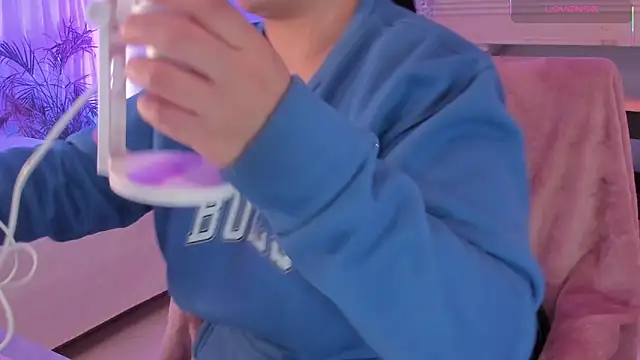 scarlet miller1 online show from November 18, 2025, 12:20 pm