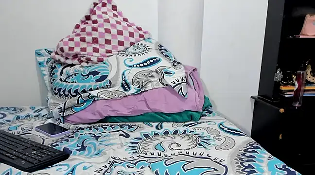 Snapshot of vicodollx chatting on December 30, 2024, 12:22 am vicodollx online show from December 30, 2024, 12:22 am