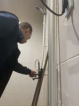 mustican422 online show from December 5, 2024, 2:42 am