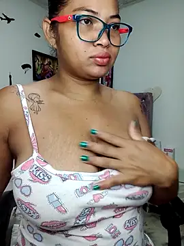 Snapshot of chalohott chatting on April 19, 2026, 11:31 am chalohott online show from April 19, 2026, 11:31 am