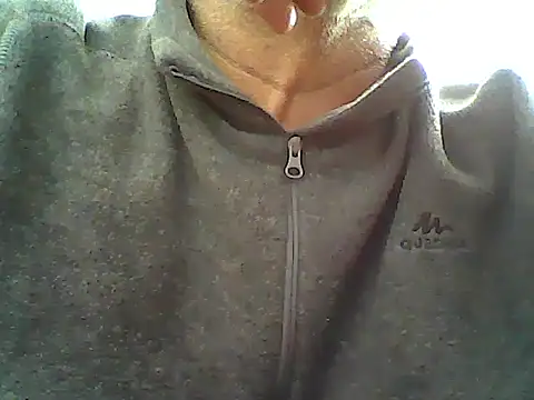 xcimeru online show from February 18, 2025, 3:32 pm