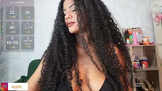 HOTBLACKANDWHITE2 online show from February 1, 2026, 5:00 pm