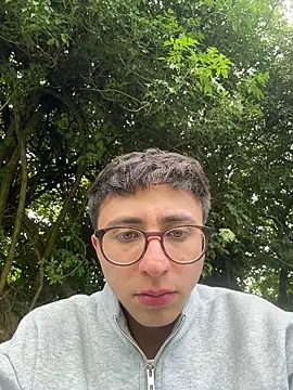 Snapshot of CamiRojas_boy chatting on May 6, 2026, 6:35 pm CamiRojas boy online show from May 6, 2026, 6:35 pm