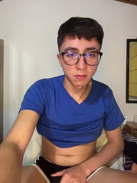 Snapshot of CamiRojas_boy chatting on June 13, 2026, 4:10 am CamiRojas boy online show from June 13, 2026, 4:10 am