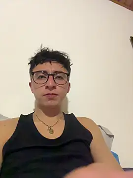 Snapshot of CamiRojas_boy chatting on June 21, 2026, 4:04 am CamiRojas boy online show from June 21, 2026, 4:04 am