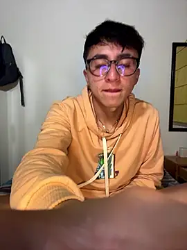 Snapshot of CamiRojas_boy chatting on July 7, 2026, 3:42 am CamiRojas boy online show from July 7, 2026, 3:42 am