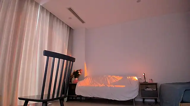 kawaii mia online show from January 3, 2025, 8:32 am