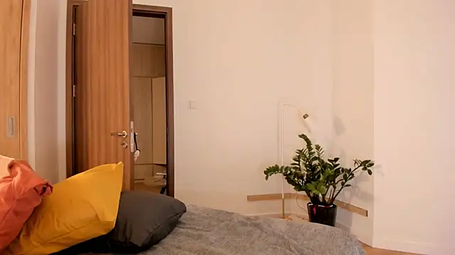 kawaii mia online show from September 27, 2025, 2:33 pm