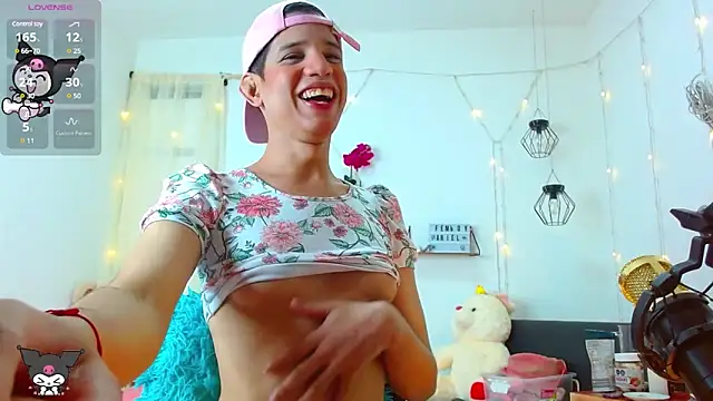 Snapshot of Ariel_Femboy_ chatting on January 5, 2025, 2:49 am Ariel Femboy online show from January 5, 2025, 2:49 am