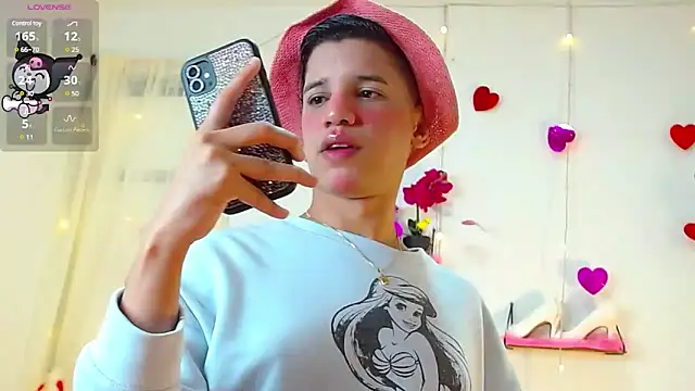 Snapshot of Ariel_Femboy_ chatting on February 12, 2025, 5:26 am Ariel Femboy online show from February 12, 2025, 5:26 am