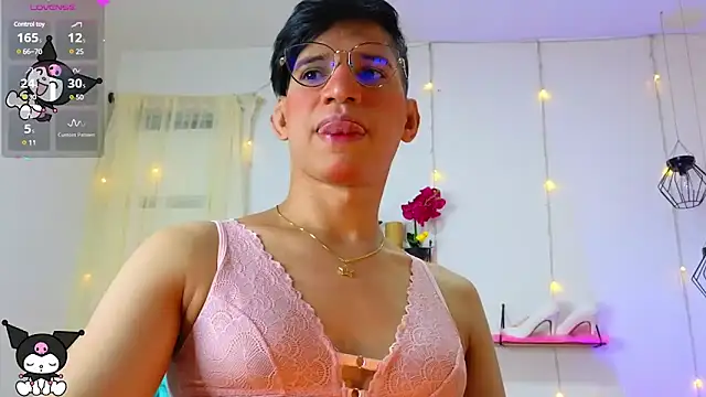 Snapshot of Ariel_Femboy_ chatting on March 5, 2025, 4:24 am Ariel Femboy online show from March 5, 2025, 4:24 am