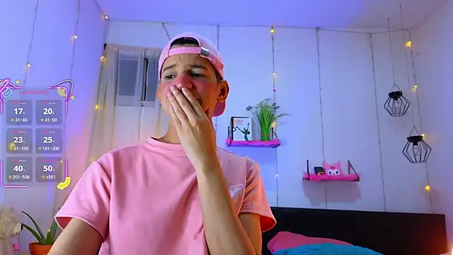 Snapshot of Ariel_Femboy_ chatting on October 7, 2025, 11:57 pm Ariel Femboy online show from October 7, 2025, 11:57 pm