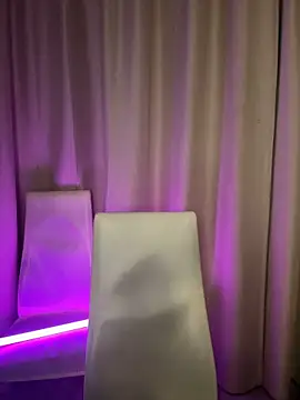 Snapshot of Your_insomniya chatting on February 8, 2025, 9:46 pm Your insomniya online show from February 8, 2025, 9:46 pm