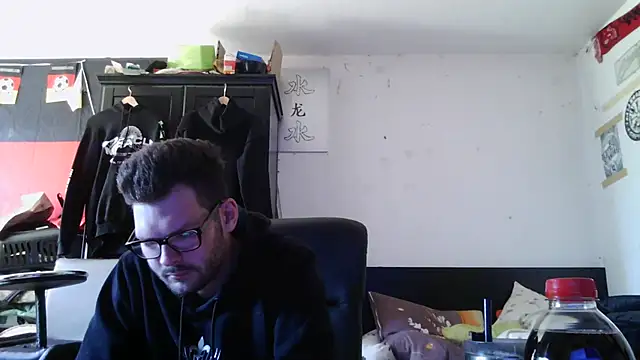 Die-geile-Sau online show from May 1, 2026, 11:37 am
