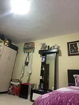 Snapshot of Vaiolet_a chatting on December 12, 2024, 10:31 pm Vaiolet a online show from December 12, 2024, 10:31 pm