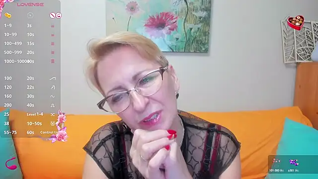 iamyourdream89 online show from February 26, 2025, 1:30 pm